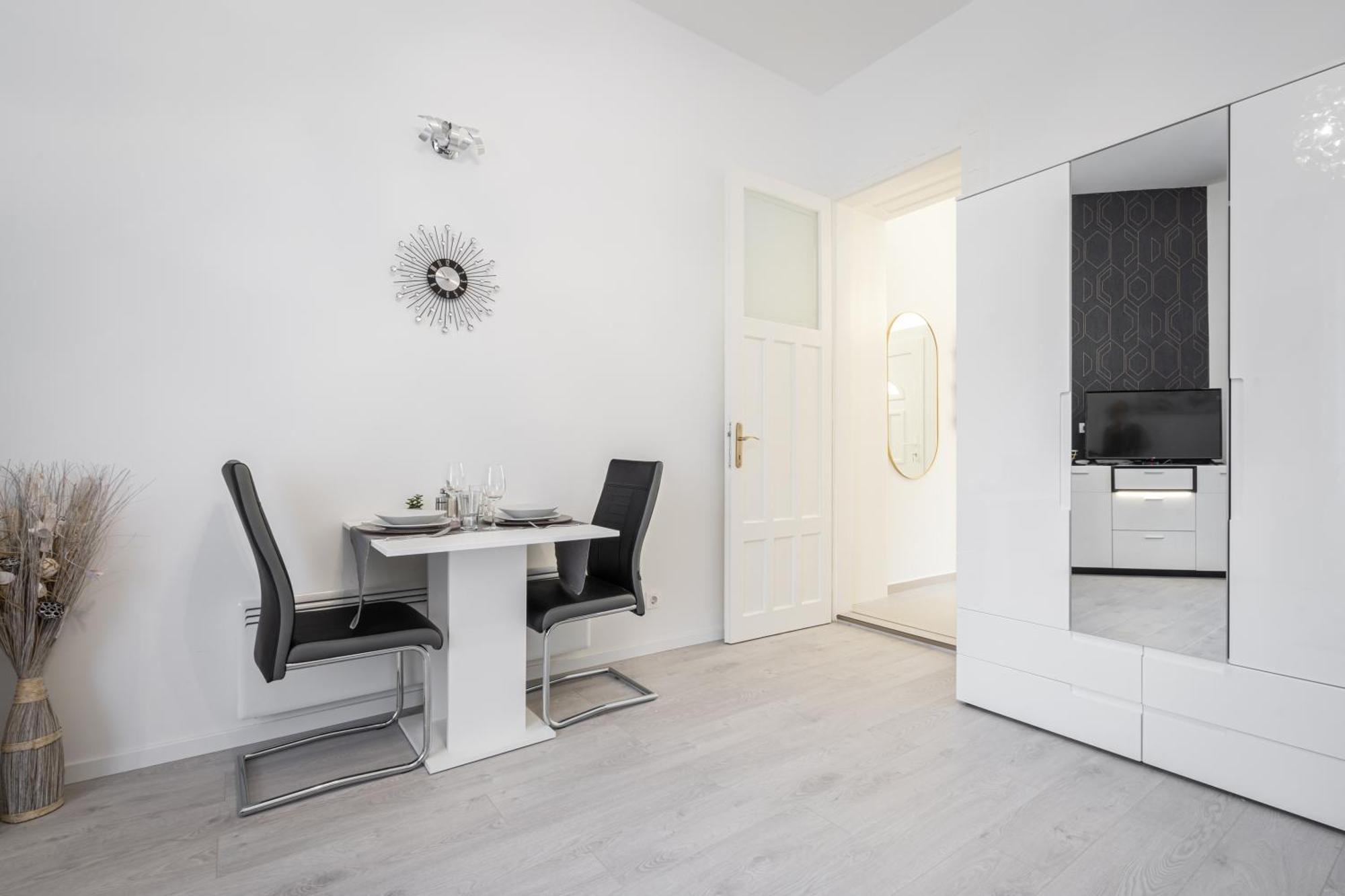 Dorsett Heights Apartment Budapest Exterior photo